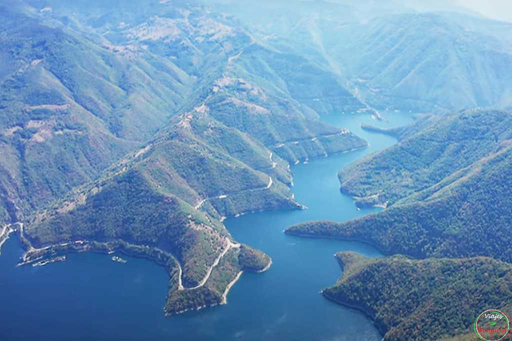 Vista de Ravnogor y Bekovi skali